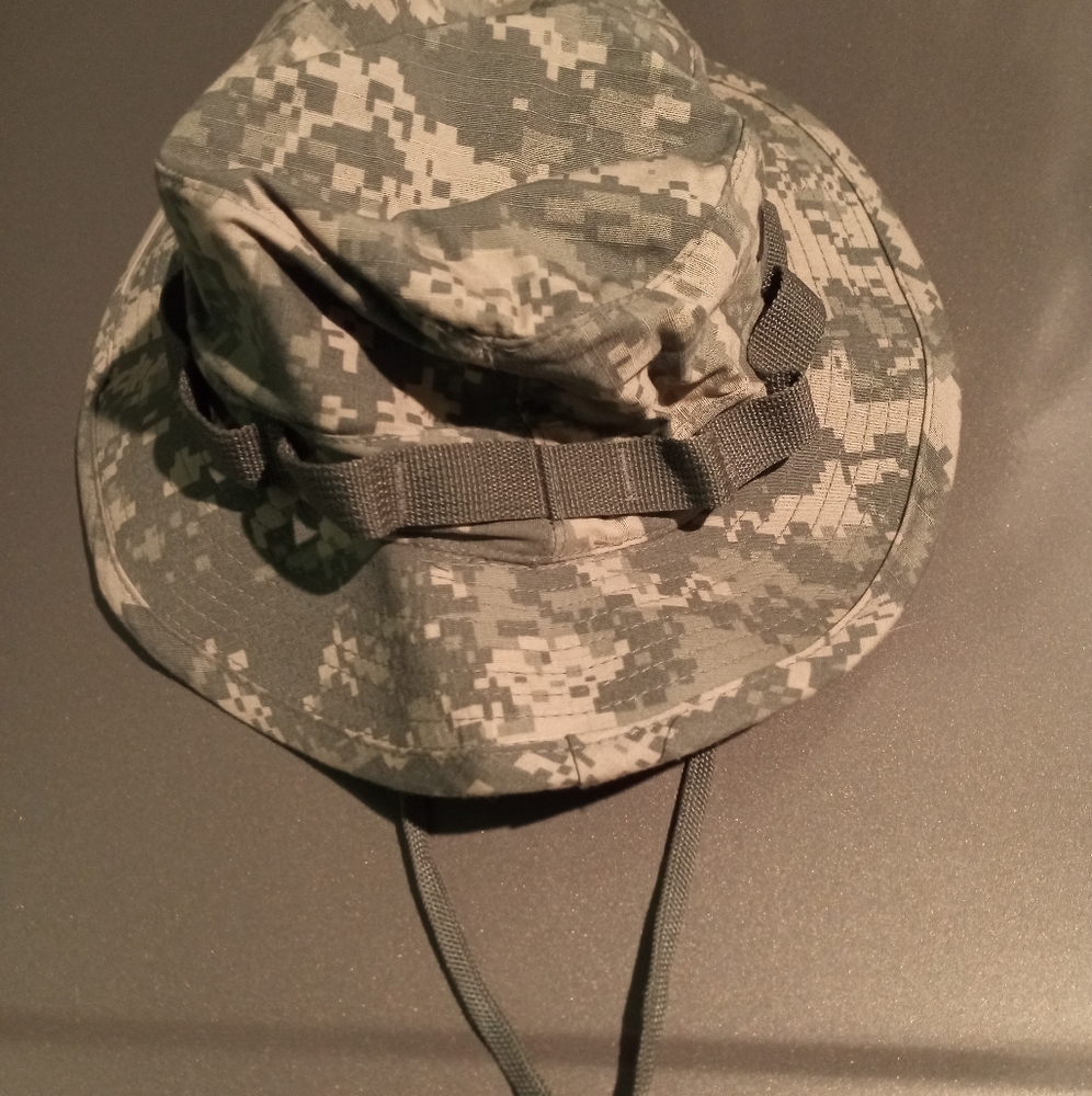 Camouflage fishing hat gray new
